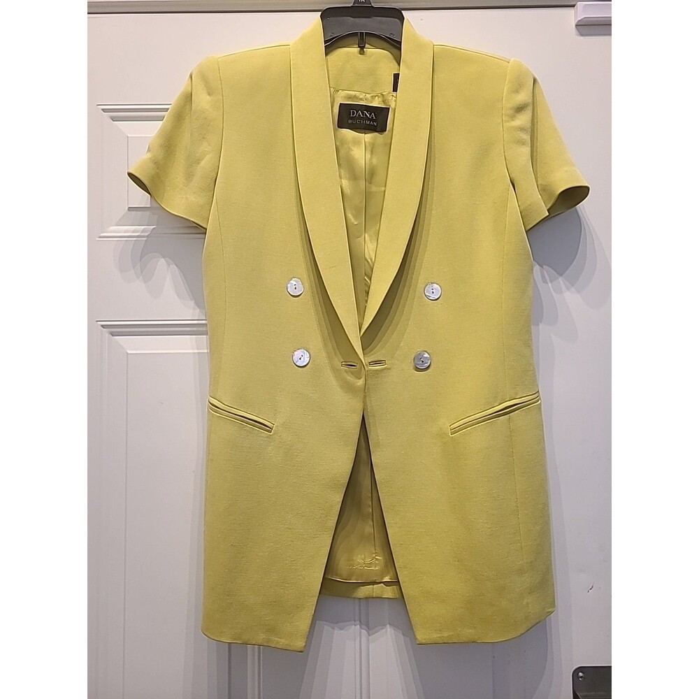 Vintage short Sleeve.Dana Buchanan Silk Skirt Suit Women’s size 6, 3 Pc Set Lime